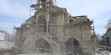 Σκαλωσιές έξω από τον Άγιο Γεώργιο στην ελληνική Σπάρτη της Τουρκίας, στη Μικρά Ασία (φωτ.: ΙΗΑ)