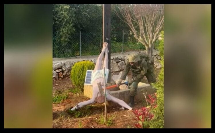 Η στιγμή που ο Ισραηλινός στρατιώτης καταστρέφει το άγαλμα του Ιησού Χριστού στο νότιο Λίβανο (πηγή: youtube.com/watch?v=o5VFG_9nMu4)