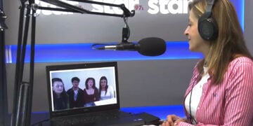 Στιγμιότυπο από τη συνέντευξη για την εκδήλωση του 1ου ΕΠΑΛ Καρπενησίου, Τρίτη 28 Απριλίου 2026 (πηγή: Glomex)