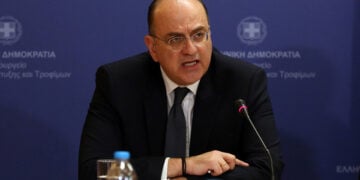 Ο νέος υφυπουργός Αγροτικής Ανάπτυξης και Τροφίμων Μακάριος Λαζαρίδης κατά την τελετή παράδοσης-παραλαβής. Σάββατο 4 Απριλίου 2026 (φωτ.: ΑΠΕ-ΜΠΕ /Αλέξανδρος Μπελτές)