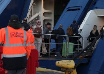 Στιγμιότυπο από το λιμάνι του Πειραιά (φωτ.: EUROKINISSI / Δανάη Δαυλοπούλου)