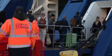 Στιγμιότυπο από το λιμάνι του Πειραιά (φωτ.: EUROKINISSI / Δανάη Δαυλοπούλου)