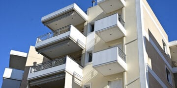 Η πολυκατοικία στο Μαρούσι όπου διαμένει η 27χρονη με τον σύζυγό της (φωτ.: EUROKINISSI / Μιχάλης Καραγιάννης)