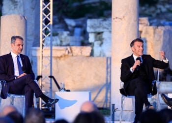 Κυριάκος Μητσοτάκης και Εμανουέλ Μακρόν στην εκδήλωση με τίτλο «Προκλήσεις για την Ευρώπη – Ο δρόμος προς το αύριο». Ρωμαϊκή Αγορά Αθηνών, Παρασκευή 24 Απριλίου 2026 (φωτ.: EUROKINISSI / Γιώργος Κονταρίνης)