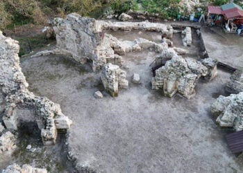 Ο ανασκαφικός χώρος στη Μονή Αγίων Κωνσταντίνου και Ελένης στα Κοτύωρα (φωτ.: Anadolu)