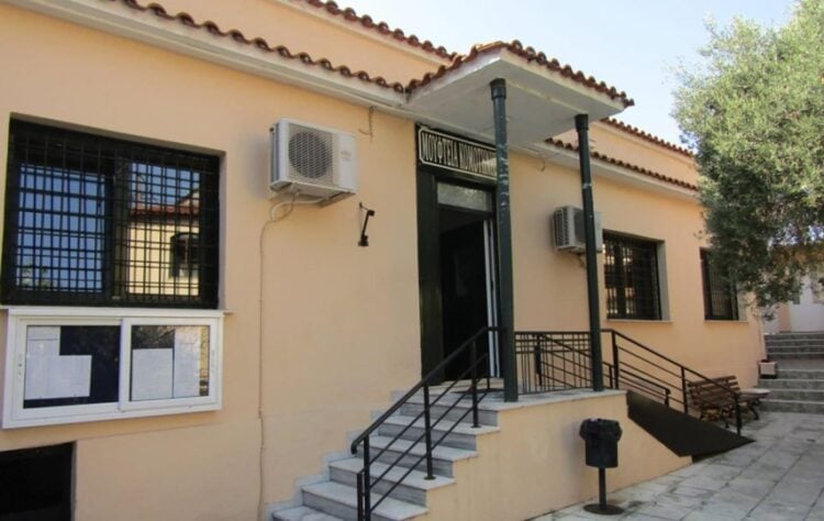 Εξωτερική άποψη της Μουφτείας Κομοτηνής (πηγή: facebook.com/Gumulcinemuftuluguu?locale=el_GR)