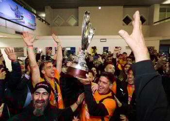 Άφιξη των κυπελλούχων Ελλάδας στο αεροδρόμιο του Ηρακλείου, Κυριακή 26 Απριλίου 2026 (φωτ.: EUROKINISSI / Στέφανος Ραπάνης)