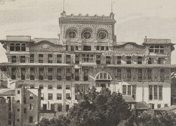 Η έδρα της Οθωμανικής Τράπεζας στο Καρακιόι της Κωνσταντινούπολης, έργο του αρχιτέκτονα Alexandre Vallaury – εικόνα από το «L’Illustration», αρ. 2793, 5 Σεπτεμβρίου 1896 (πηγή: Wikipedia)