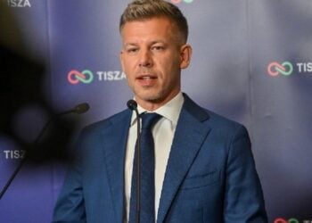 Ο ηγέτης του ουγγρικού κόμματος Tisza Πέτερ Μαγιάρ (φωτ.: ΑΠΕ-ΜΠΕ/EPA/Tibor Illyes HUNGARY OUT)