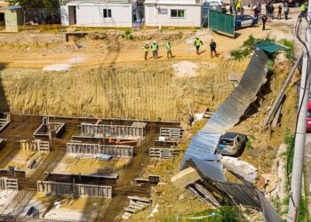 Καθίζηση στην περιοχή του εργοταξίου για την ανάπλαση των Στάβλων Παπάφη, στη Θεσσαλονίκη, Δευτέρα 20 Απριλίου 2026 (φωτ.: ΜΟΤΙΟΝΤΕΑΜ / Βασίλης Βερβερίδης)