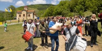 Έναρξη ποντιακού γλεντιού στο Οχυρό Νυμφαίας, στα «Παρχάρια 2023» (πηγή: Facebook / ΠΑΡΧΑΡΙΑ ΟΧΥΡΟΥ ΝΥΜΦΑΙΑΣ ΡΟΔΟΠΗΣ - PARXAR OXIRO NIMFEAS KOMOTINI RODOPI)