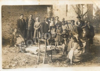 Πάσχα στη Ρούμελη, 1950 (φωτ. αρχείου Χριστίνας Κωνσταντάκη)