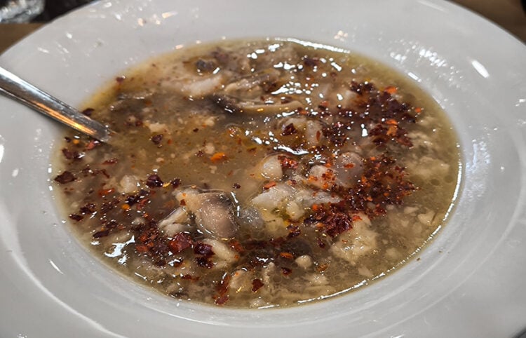 Μερακλήδικο πιάτο με πατσά σε ιστορικό εστιατόριο της Αθήνας 
(φωτ.: EUROKINISSI / Γιώργος Κονταρίνης)