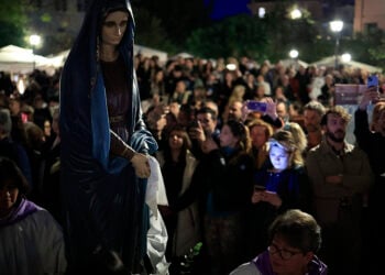 Περιφορά Επιταφίων στην Κέρκυρα, Μεγάλη Παρασκευή (φωτ.: EUROKINISSI / Γιώργος Κονταρίνης)