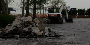 Μπουλντόζα στην Πλατεία Ελευθερίας, Παρασκευή 17 Απριλίου 2026 (φωτ.: Facebook / Prodromos Nikiforidis)