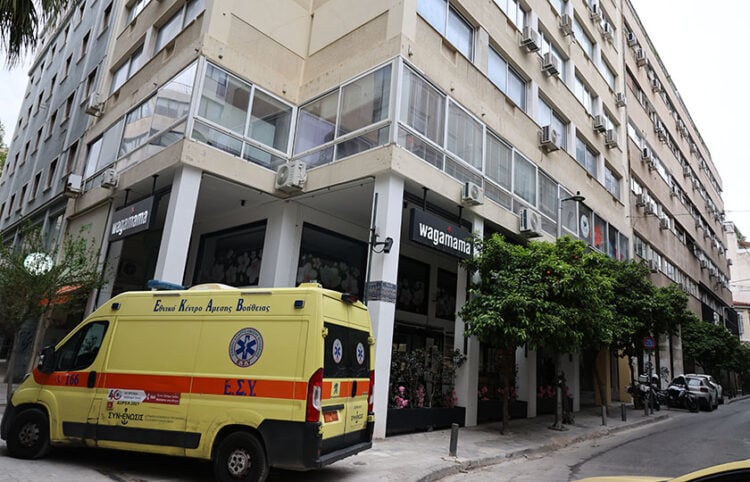 Νεκρή εντοπίστηκε γυναίκα σε ακάλυπτο χώρο πολυκατοικίας στο κέντρο της Αθήνας το πρωί της Παρασκευής 17 Απριλίου 2026 (φωτ.: EUROKINISSI / Γιάννης Παναγόπουλος)