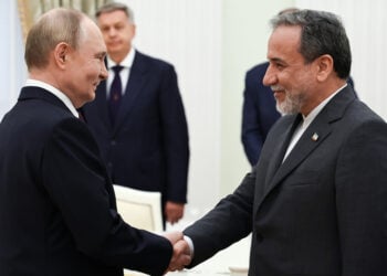 Πούτιν και Αραγτσί σε παλαιότερη συνάντηση (φωτ. αρχείου: EPA / Alexander Kazakov)