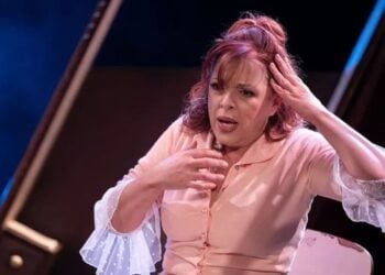 (Φωτ.: Facebook / Θέατρο Διάνα (Επίσημη Σελίδα) - Ελένη Ράντου / Γιάννης Μαργετουσάκης)