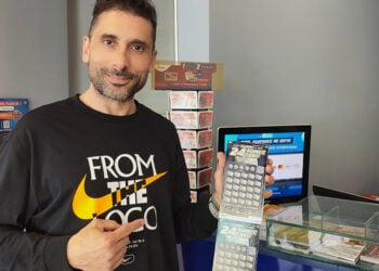 Γιώργος Νταλάπας, ιδιοκτήτης του τυχερού καταστήματος Allwyn, που βρίσκεται στην Πάτρα