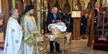 Στιγμιότυπο από την ομιλία του προέδρου του Συλλόγου Αιτωλοακαρνάνων Γιάννη Καλτσά. (φωτ.: anamniseis.net/Γιώργος Σαμαράς)