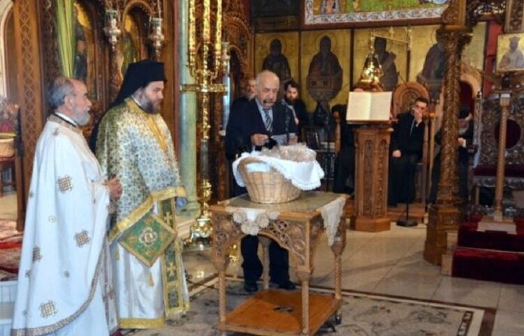 Στιγμιότυπο από την ομιλία του προέδρου του Συλλόγου Αιτωλοακαρνάνων Γιάννη Καλτσά. (φωτ.: anamniseis.net/Γιώργος Σαμαράς)