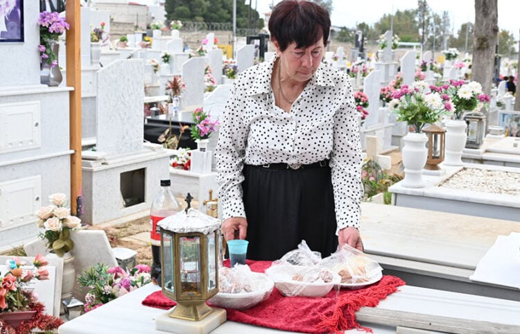 Κυριακή του Θωμά στο κοιμητήριο Αχαρνών, 19 Απριλίου 2026 (φωτ.: Facebook / Σπύρος Βρεττός)