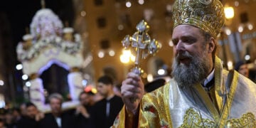 Από τη συνάντηση των Επιταφίων στην πλατεία Αριστοτέλους, τη Μεγάλη Παρασκευή του 2025
(φωτ.: EUROKINISSI / Ραφαήλ Γεωργιάδης)