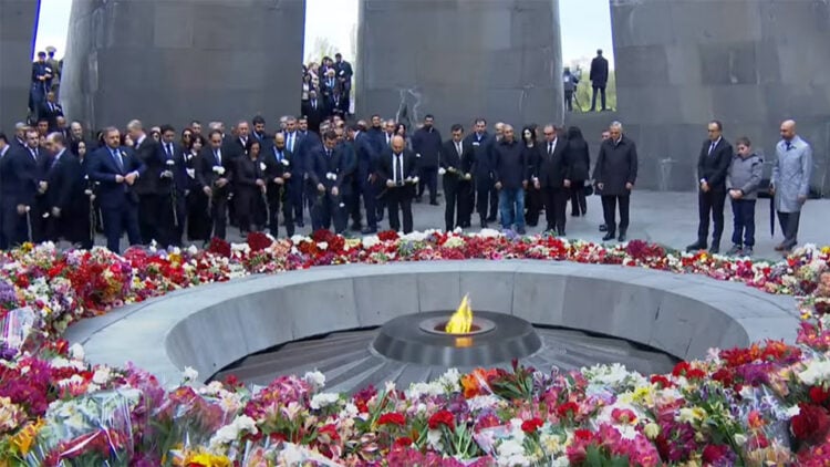 Στιγμιότυπο από τη ζωντανή μετάδοση του προσκυνήματος (πηγή: youtube / 24TV)