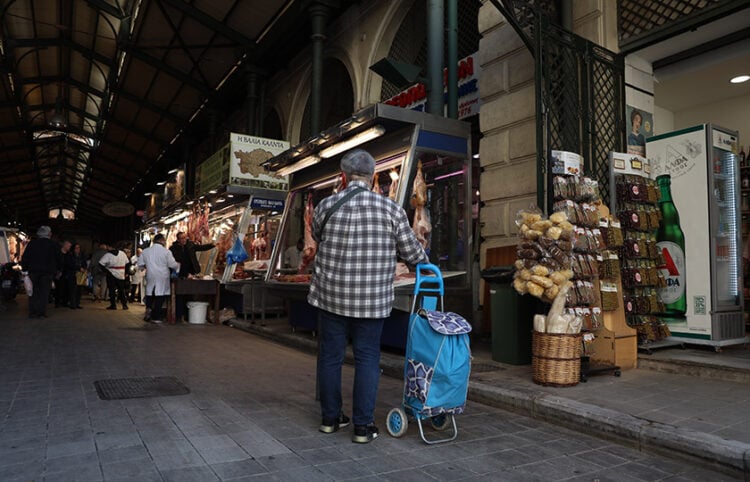 Στιγμιότυπο από τη Βαρβάκειο Αγορά, Μεγάλη Τρίτη 7 Απριλίου 2026 (φωτ.: EUROKINISSI / Δανάη Δαυλοπούλου)