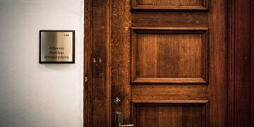 Στην αίθουσα 168 «Παύλος Μπακογιάννης» της Βουλής βρίσκεται η δικογραφία που εστάλη στο Κοινοβούλιο από την Ευρωπαϊκή Εισαγγελία για το σκάνδαλο του ΟΠΕΚΕΠΕ (φωτ.: EUROKINISSI / Γιάννης Παναγόπουλος)