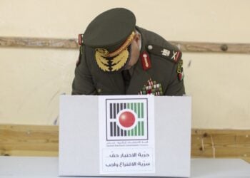 Εικόνα από παλαιότερη εκλογική αναμέτρηση σε δημοτικές εκλογές στη Δυτική Όχθη (φωτ.: EPA/ATEF SAFADI)