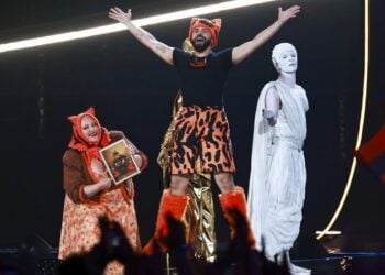 Στον μεγάλο τελικό της Eurovision 2026, ο Ακύλας Μυτιληναίος και το «Φέρ' το» (φωτ.: EPA/HANNIBAL HANSCHKE)