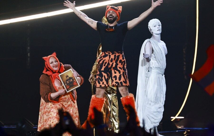 Στον μεγάλο τελικό της Eurovision 2026, ο Ακύλας Μυτιληναίος και το «Φέρ' το» (φωτ.: EPA/HANNIBAL HANSCHKE)