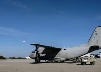 Στρατιωτικό μεταφορικό αεροσκάφος μέσης ακτίνας τύπου Alenia C-27J Spartan (φωτ.: thriassio.gr)