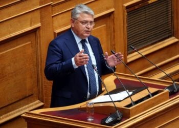 Ο πρόεδρος της Νίκης Δημήτρης Νατσιός στην Ολομέλεια της Βουλής (φωτ.: ΑΠΕ-ΜΠΕ/ Ορέστης Παναγιώτου)