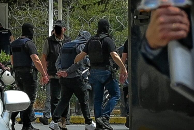 Σε τρεις συλλήψεις μελών της  Greek Mafia, προχώρησαν οι Αρχές για την εμπλοκή τους στη δολοφονία Μοσχούρη στο Χαλάνδρι (φωτ.: Αρετή Τηλιακού/ EUROKINISSI)