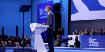 Ο πρωθυπουργός και πρόεδρος της Νέας Δημοκρατίας Κυριάκος Μητσοτάκης στο κλείσιμο των εργασιών του 16ου Τακτικού Συνέδριου της Νέας Δημοκρατίας που διεξάγεται στο Metropolitan Expo, στα Σπάτα (φωτ.: ΑΠΕ-ΜΠΕ/ Γιώργος Βιτσαράς)
