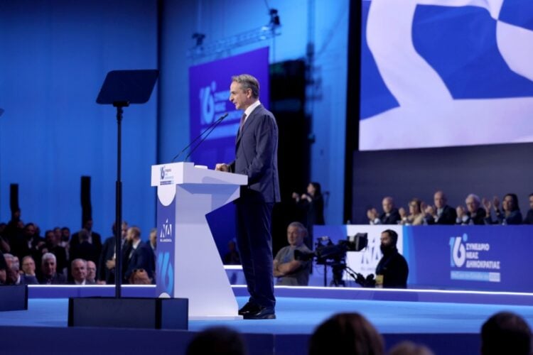 Ο πρωθυπουργός και πρόεδρος της Νέας Δημοκρατίας Κυριάκος Μητσοτάκης στο κλείσιμο των εργασιών του 16ου Τακτικού Συνέδριου της Νέας Δημοκρατίας που διεξάγεται στο Metropolitan Expo, στα Σπάτα (φωτ.: ΑΠΕ-ΜΠΕ/ Γιώργος Βιτσαράς)
