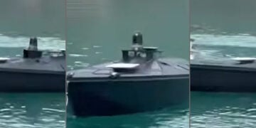 Το ουκρανικής κατασκευής drone που εντοπίστηκε στη Λευκάδα, σε καρέ από ερασιτεχνικό βίντεο