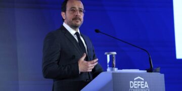 Ο πρόεδρος της Κυπριακής Δημοκρατίας Νίκος Χριστοδουλίδης, πριν από λίγες μέρες, στο συνέδριο DEFEA 2026 με τίτλο «Securing Tomorrow: Defence Strategies for the Future», στα Σπάτα (φωτ.: ΑΠΕ-ΜΠΕ/Γιώργος Βιτσαράς)