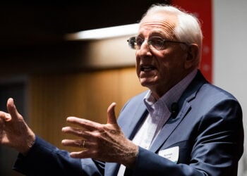 O Νόρμαν Νέιμαρκ κατά τη διάρκεια διάλεξης (πηγή: Hoover Institution)
