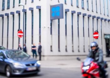 Εξωτερική άποψη της έδρας του Οργανισμού Πετρελαιοεξαγωγικών Κρατών (ΟΠΕΚ) στη Βιέννη (φωτ. αρχείου: EPA/Christian Bruna)