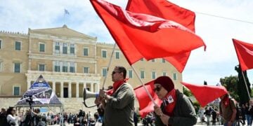 Απεργιακή συγκέντρωση για τον εορτασμό της εργατικής Πρωτομαγιάς από την ΓΣΕΕ, την ΑΔΕΔΥ και το Εργατικό Κέντρο της Αθήνας 
(φωτ. αρχείου: Μιχάλης Καραγιάννης/ EUROKINISSI)