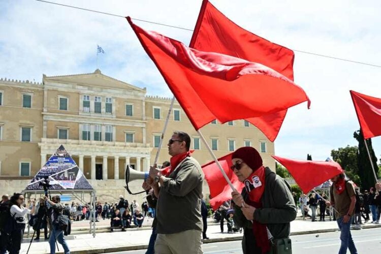 Απεργιακή συγκέντρωση για τον εορτασμό της εργατικής Πρωτομαγιάς από την ΓΣΕΕ, την ΑΔΕΔΥ και το Εργατικό Κέντρο της Αθήνας 
(φωτ. αρχείου: Μιχάλης Καραγιάννης/ EUROKINISSI)