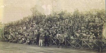 Στιγμιότυπο από τους Πανιώνιους Αγώνες στο Στάδιο Πανιωνίου, το 1918, στην Πούντα της Σμύρνης (πηγή: panionioshistory.blogspot.com)