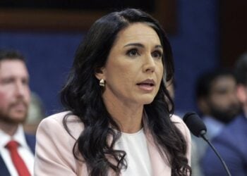 Η διευθύντρια της Εθνικής Υπηρεσίας Πληροφοριών των ΗΠΑ (DNI) Τούλσι Γκάμπαρντ (φωτ. αρχείου: EPA/WILL OLIVER)