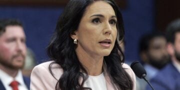 Η διευθύντρια της Εθνικής Υπηρεσίας Πληροφοριών των ΗΠΑ (DNI) Τούλσι Γκάμπαρντ (φωτ. αρχείου: EPA/WILL OLIVER)