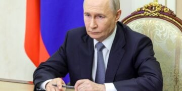 Ο Ρώσος πρόεδρος Βλαντίμιρ Πούτιν στο Κρεμλίνο (φωτ.: EPA/ Miklail Metzel/ SPUTNIK/ KREMLIN POOL)
