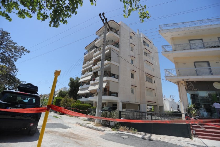 Η πολυκατοικία στην Ηλιούπολη όπου σημειώθηκε η τραγωδία με τα δύο 17χρονα κορίτσια (φωτ.: Σωτήρης Δημητρόπουλος/ EUROKINISSI)
