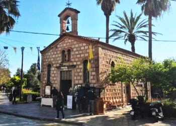 Το εκκλησάκι που είναι αφιερωμένο στην Αγία Ειρήνη και βρίσκεται στο κέντρο της Μυτιλήνης (φωτ.: lesvosnews.net)